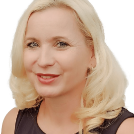 Fr. Nicole Eidenschink